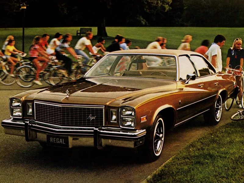 Buick Regal рестайлинг 1975, седан, 1 поколение (09.1975 - 10.1977)