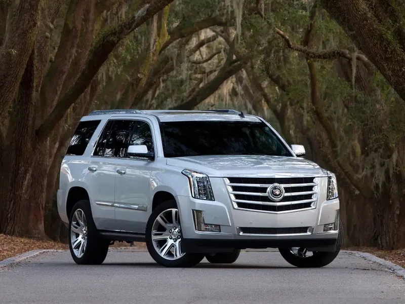 Cadillac Escalade 2013, джип/suv 5 дв., 4 поколение (10.2013 - 08.2020)