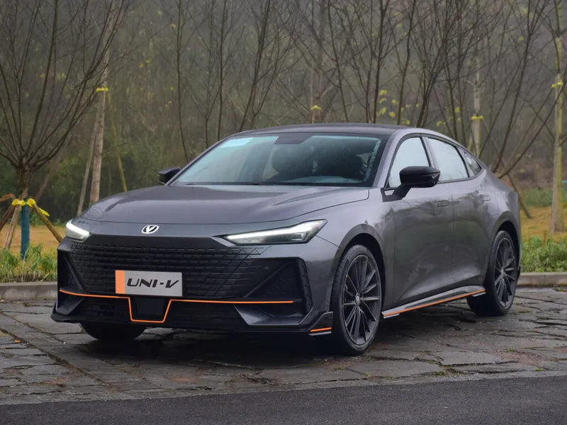 Changan UNI-V 2021, лифтбек, 1 поколение (11.2021 - н.в.)