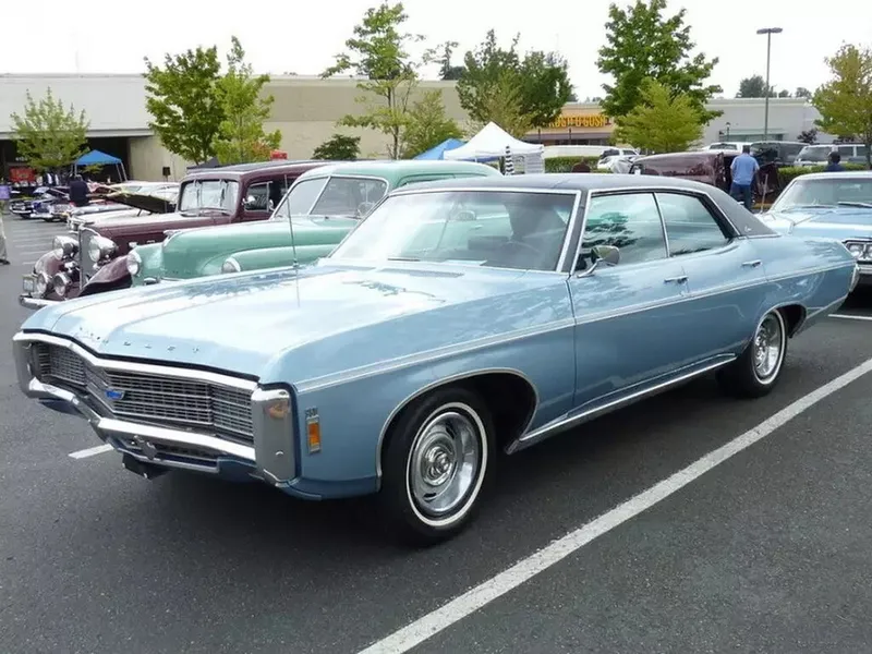 Chevrolet Caprice 4-й рестайлинг 1968, седан, 1 поколение (09.1968 - 09.1969)