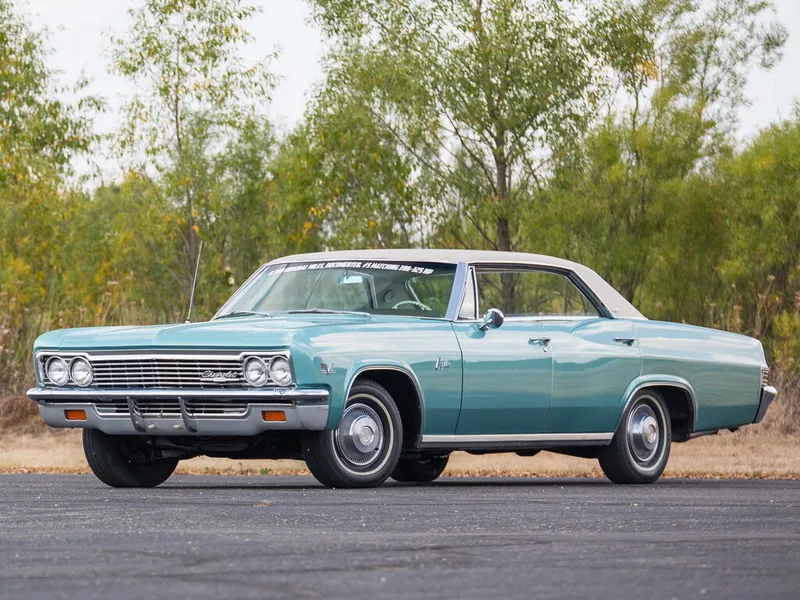 Chevrolet Caprice рестайлинг 1965, седан, 1 поколение (10.1965 - 09.1966)