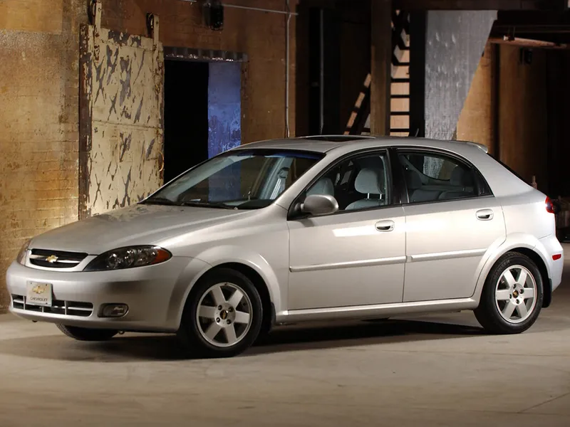 Chevrolet Optra рестайлинг 2004, хэтчбек 5 дв., 1 поколение, J200 (11.2004 - 10.2008)