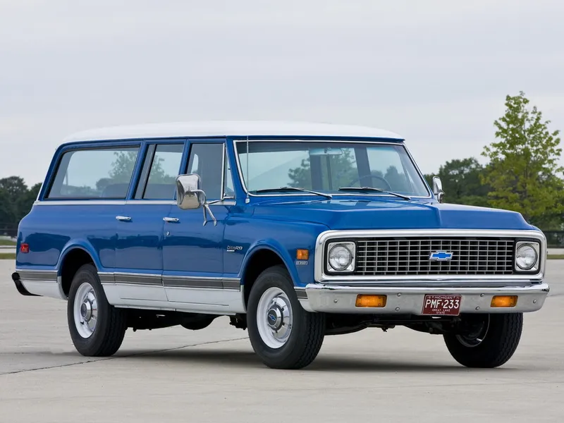 Chevrolet Suburban 2-й рестайлинг 1969, джип/suv 5 дв., 6 поколение (09.1969 - 05.1972)