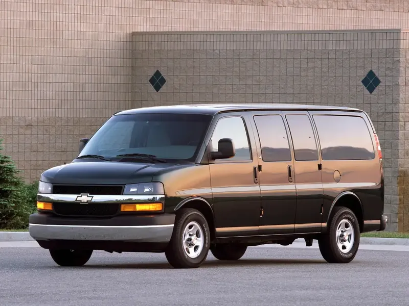 Chevrolet Express рестайлинг 2002, автобус, 1 поколение (09.2002 - н.в.)