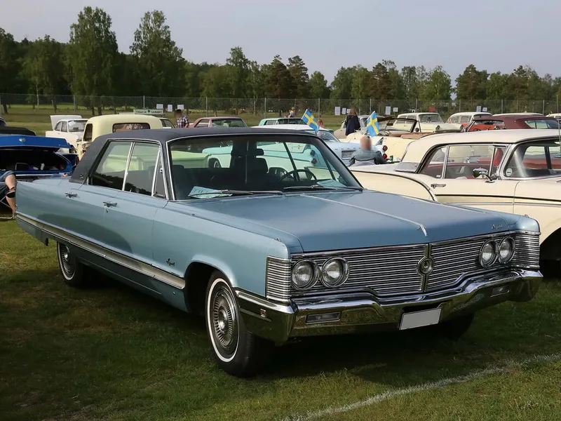 Chrysler Imperial рестайлинг 1967, седан, 9 поколение (10.1967 - 09.1968)