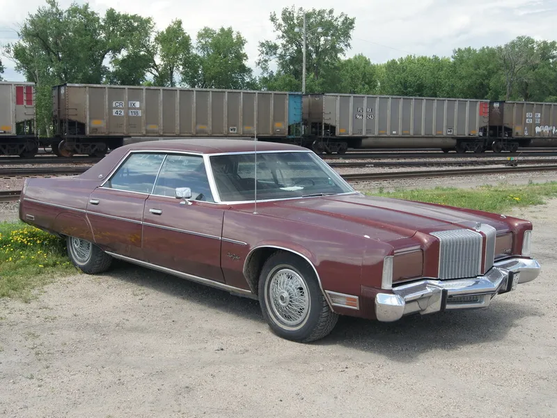 Chrysler New Yorker рестайлинг 1975, седан, 9 поколение, CS (11.1975 - 10.1978)