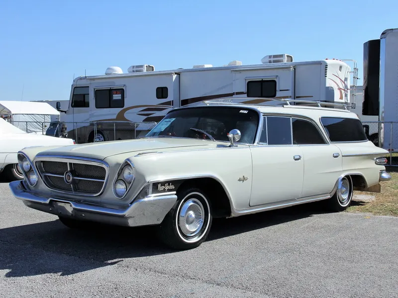 Chrysler New Yorker 2-й рестайлинг 1961, универсал, 6 поколение, SC3 (10.1961 - 10.1962)