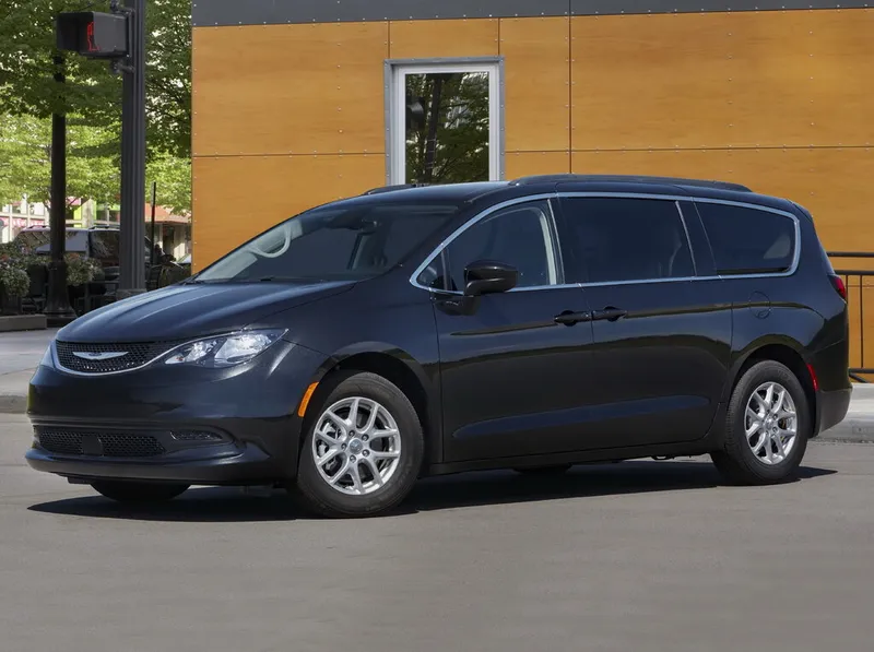 Chrysler Voyager рестайлинг 2020, минивэн, 6 поколение, RU (02.2020 - 06.2022)