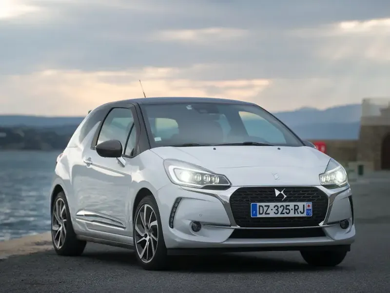 Citroen DS3 рестайлинг 2016, хэтчбек 3 дв., 1 поколение (08.2016 - 01.2021)