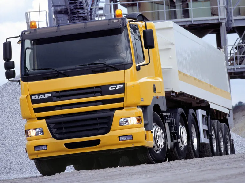 DAF CF 6x2 2001, седельный тягач, 1 поколение (01.2001 - 05.2006)