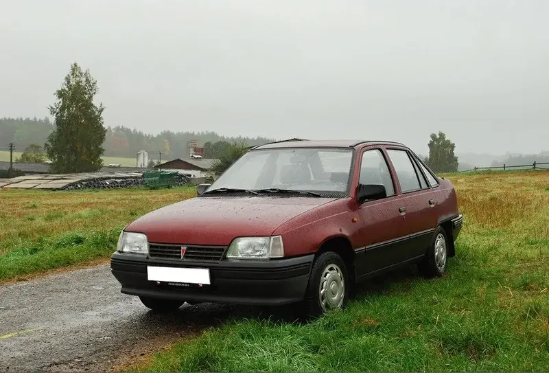 Daewoo Racer 1986, седан, 1 поколение (01.1986 - 01.1994)