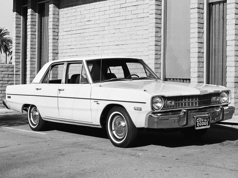 Dodge Dart 4-й рестайлинг 1973, седан, 5 поколение (10.1973 - 09.1974)