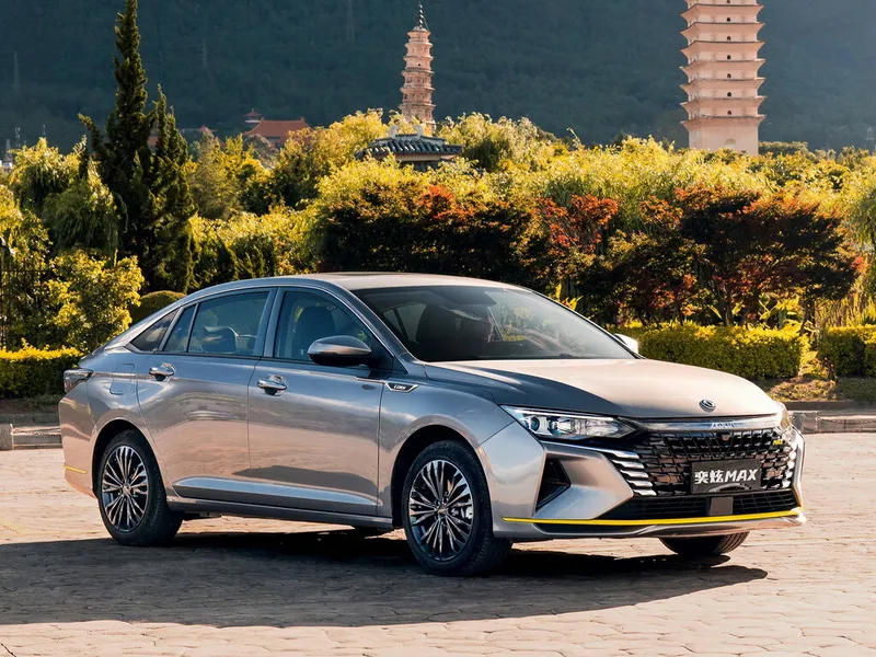 Dongfeng Aeolus Yixuan Max 2021, седан, 1 поколение (04.2021 - н.в.)