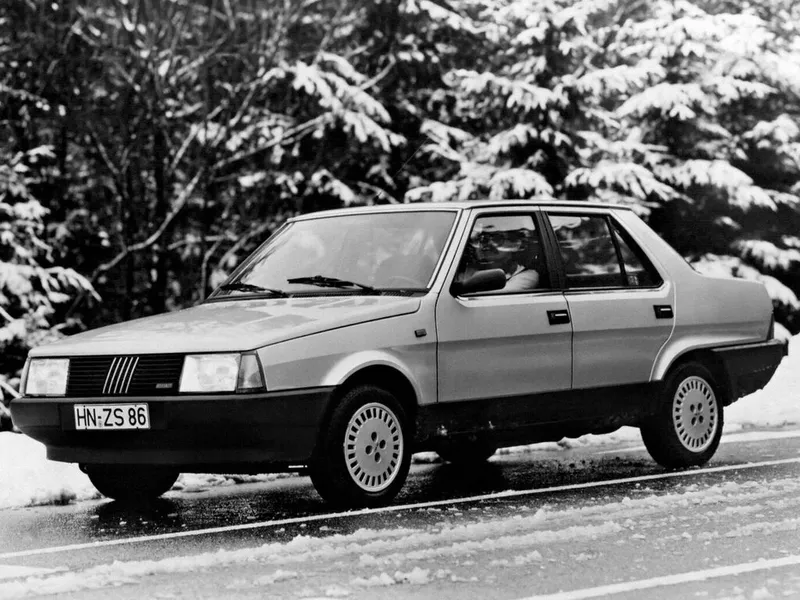 Fiat Regata 1983, седан, 1 поколение, 138 (09.1983 - 04.1986)