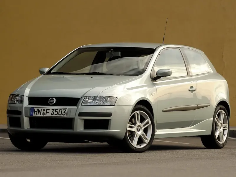 Fiat Stilo рестайлинг 2004, хэтчбек 3 дв., 1 поколение, 192 (03.2004 - 09.2006)