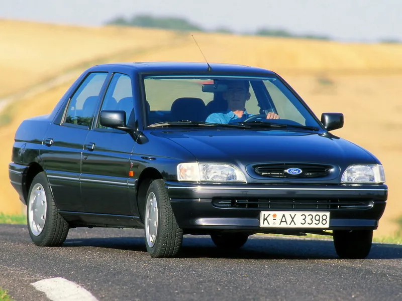 Ford Escort рестайлинг 1992, седан, 5 поколение (08.1992 - 12.1994)