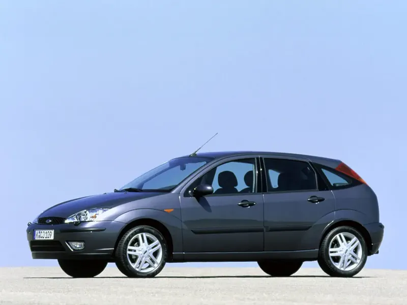 Ford Focus рестайлинг 2001, хэтчбек 5 дв., 1 поколение, I (10.2001 - 03.2005)