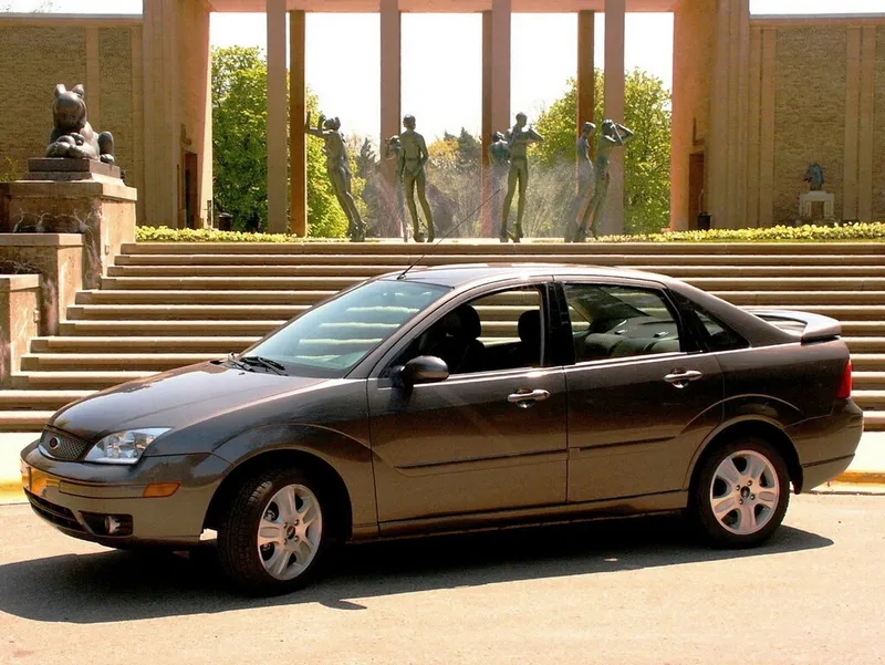 Ford Focus рестайлинг 2004, седан, 1 поколение (08.2004 - 08.2007)