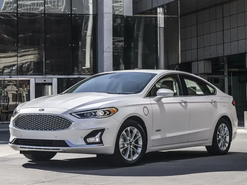 Ford Fusion 2-й рестайлинг 2018, седан, 2 поколение (01.2018 - 08.2020)
