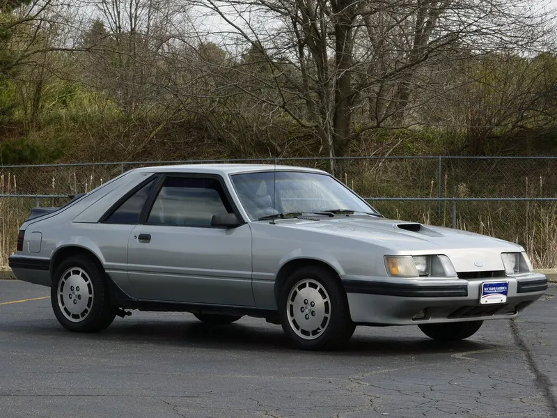 Ford Mustang рестайлинг 1982, хэтчбек 3 дв., 3 поколение (10.1982 - 07.1986)