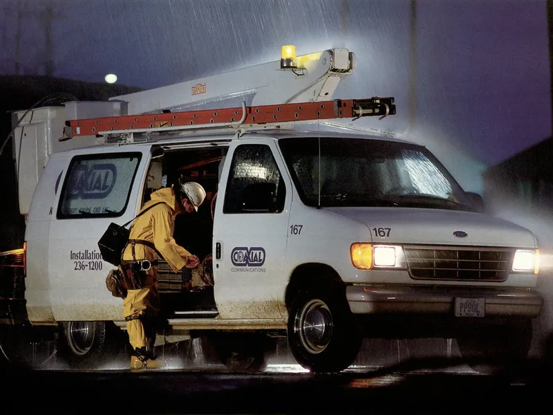Ford Econoline 1991, цельнометаллический фургон, 4 поколение (05.1991 - 04.1997)