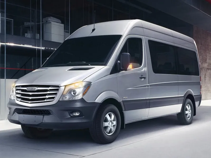 Freightliner Sprinter рестайлинг 2013, автобус, 2 поколение (09.2013 - 01.2018)