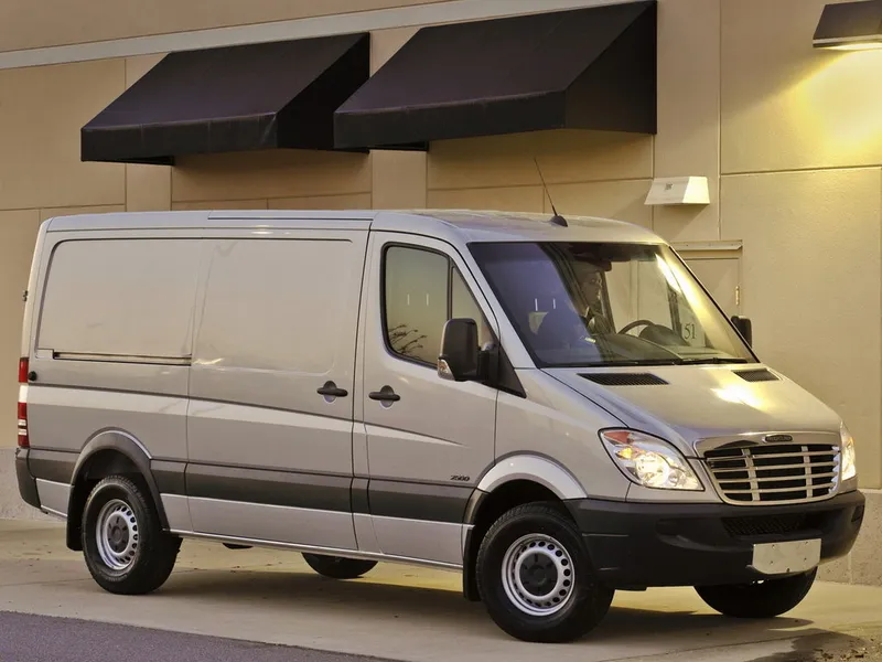 Freightliner Sprinter 2006, цельнометаллический фургон, 2 поколение (09.2006 - 08.2013)