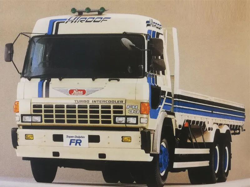 Hino Super Dolphin
