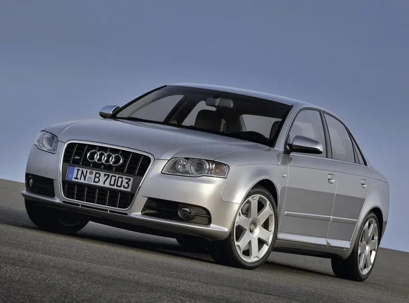 Audi S4 2004, седан, 4 поколение, B7 (11.2004 - 02.2008)