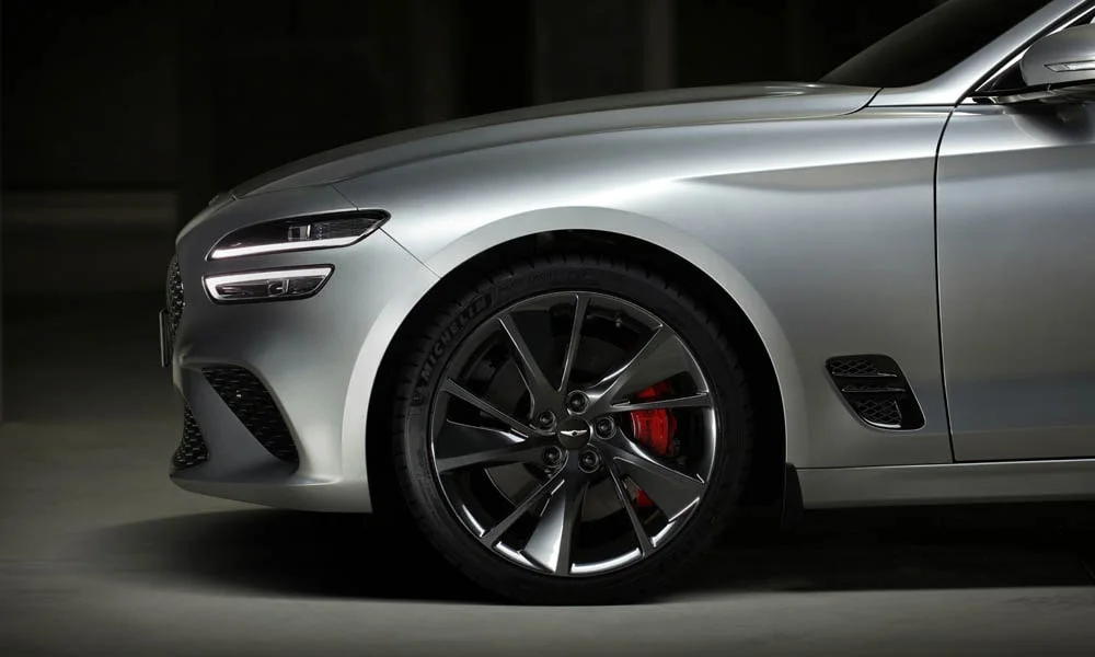 Фото Genesis G70 Shooting Brake (2022) — вид сбоку, фото 4. Профиль кузова: колёсная база, свесы и линия остекления. Хромированные или чёрные молдинги окон отличают комплектации Genesis G70 Shooting Brake (2022) — вид сбоку, фото 4