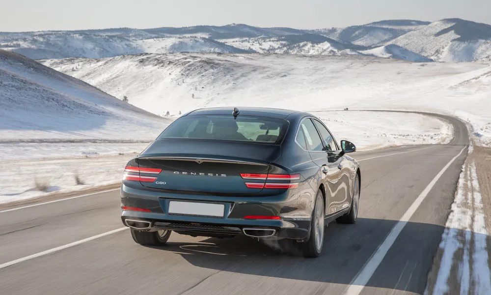 Фото Genesis G80 — вид сзади, фото 4. Графика фонарей, бампер и оформление пятой двери Genesis G80 — вид сзади, фото 4