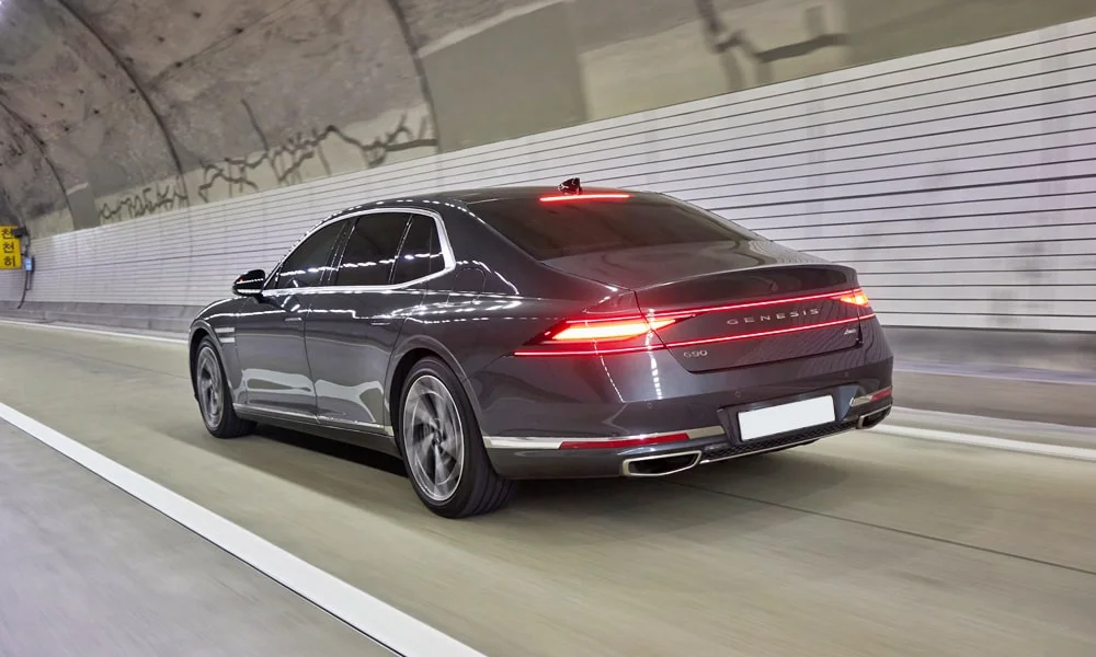 Genesis G90 (2024) — вид сзади, фото 3