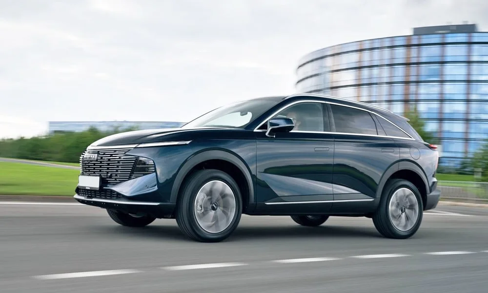 Фото Haval F7 (2022) — вид спереди, фото 5. Оптика, решётка и бампер — первое впечатление о модели. Дневные ходовые огни включаются автоматически с запуском Haval F7 (2022) — вид спереди, фото 5