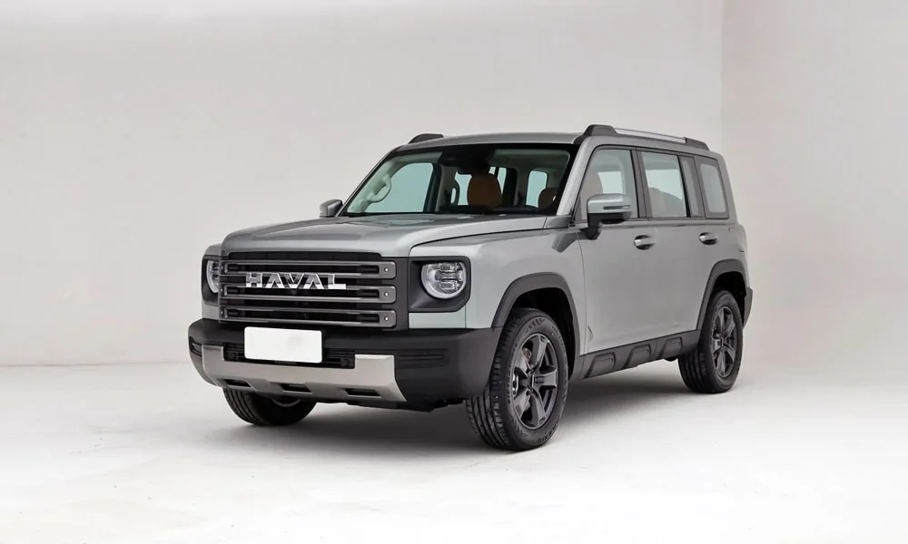 Фото Haval Raptor (2024) — вид спереди, фото 3. Передок в сером исполнении — крупная светотехника и выразительный бампер Haval Raptor (2024) — вид спереди, фото 3