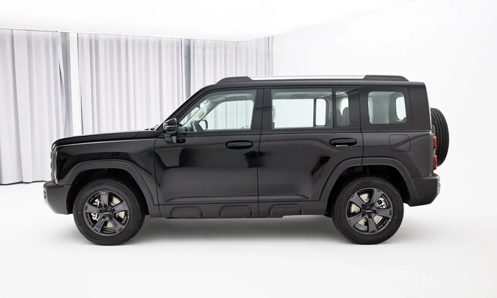 Фото Haval Raptor (2024) — вид сзади, фото 7. Графика фонарей, бампер и оформление пятой двери Haval Raptor (2024) — вид сзади, фото 7