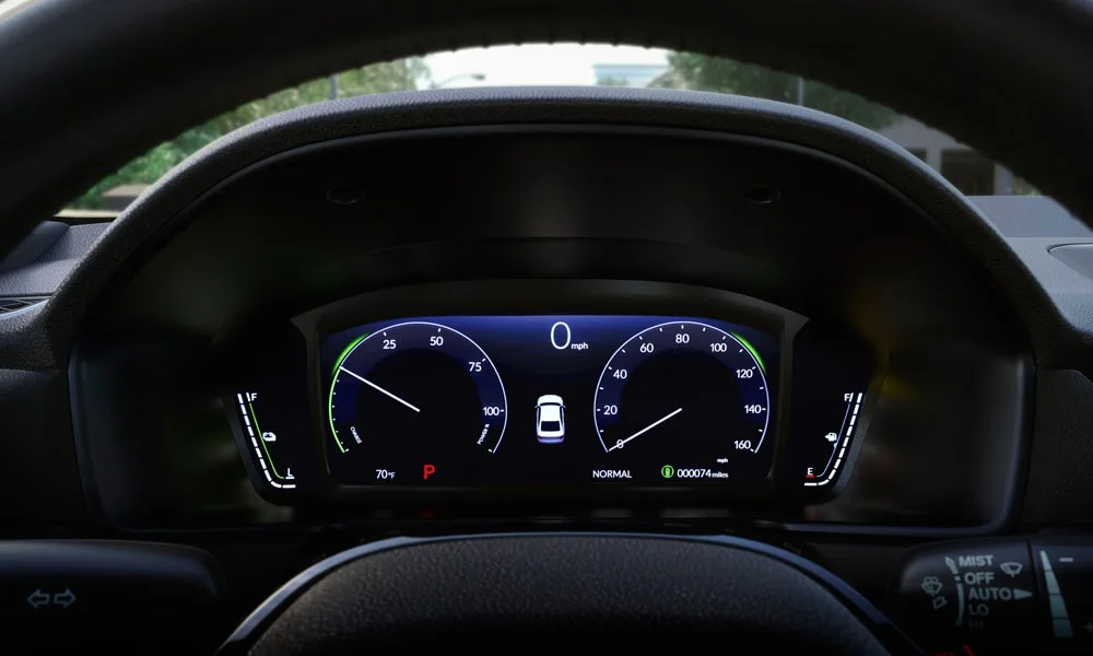 Фото Honda Accord — приборная панель, фото 2. Экран приборов за рулём — вся ходовая информация перед глазами. Компоновка приборов настраивается в меню у большинства версий Honda Accord — приборная панель, фото 2