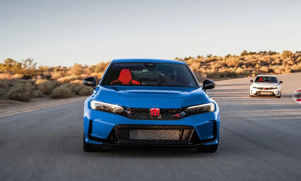 Honda Civic Type R (2024) — вид спереди, фото 3
