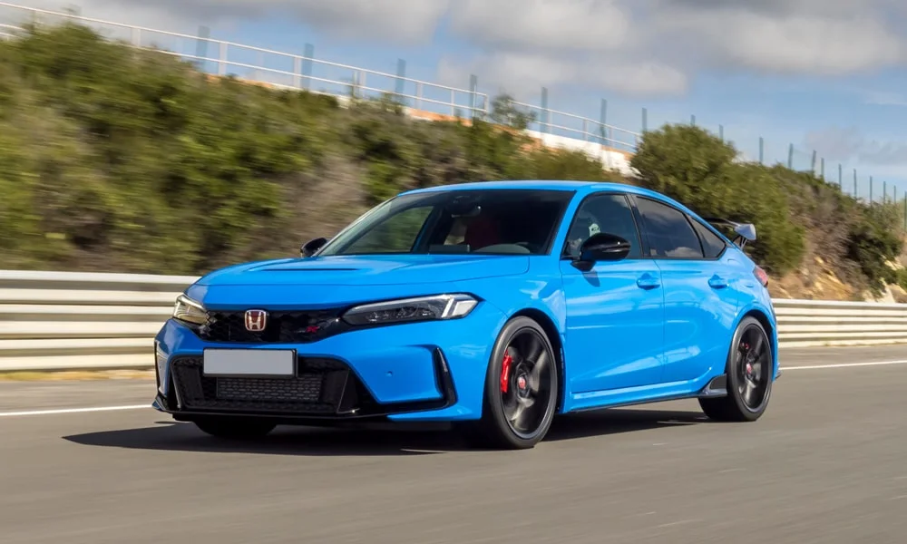 Фото Honda Civic Type R (2024) — вид спереди, фото 4. Оптика, решётка и бампер — первое впечатление о модели Honda Civic Type R (2024) — вид спереди, фото 4