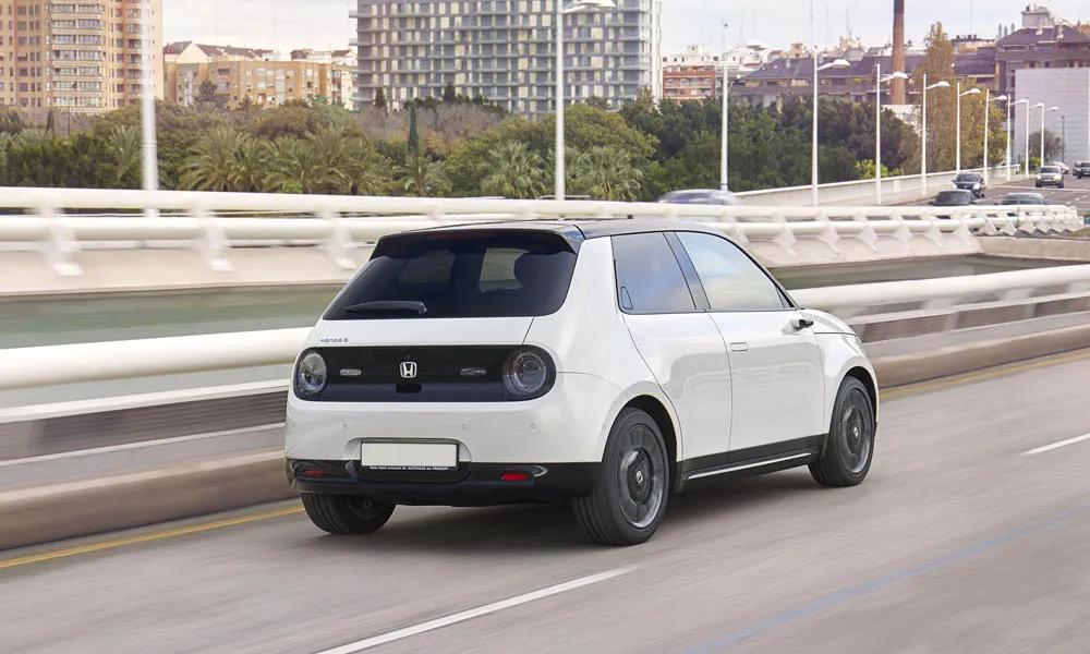 Honda e — вид сзади, фото 2