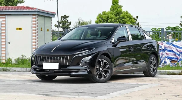 Hongqi E-QM5