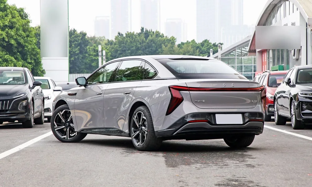 Hongqi EH7