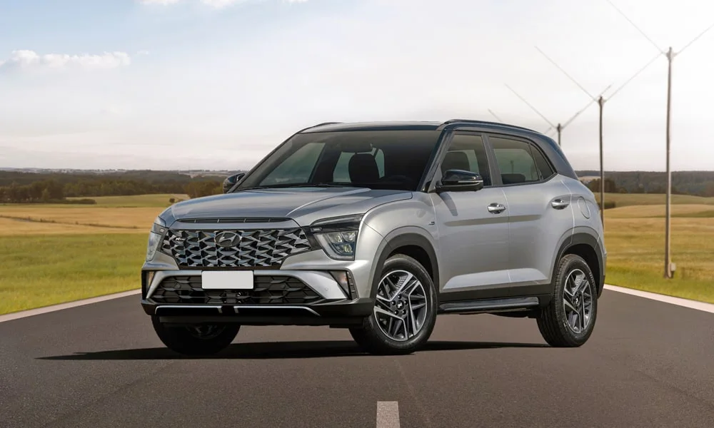 Фото Hyundai Creta N Line (2024) — вид спереди. Анфас: пропорции капота, посадка кузова и графика ходовых огней. Дневные ходовые огни включаются автоматически с запуском Hyundai Creta N Line (2024) — вид спереди