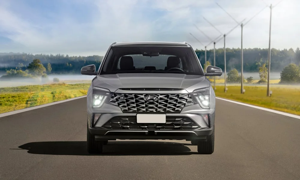 Фото Hyundai Creta N Line (2024) — вид спереди, фото 2. Анфас: пропорции капота, посадка кузова и графика ходовых огней. Дневные ходовые огни включаются автоматически с запуском Hyundai Creta N Line (2024) — вид спереди, фото 2
