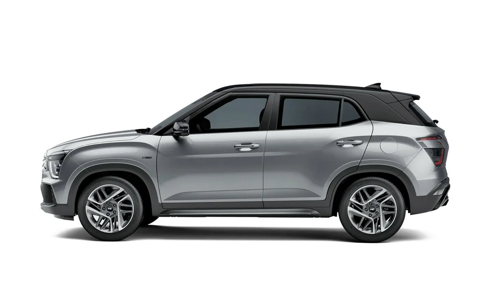 Фото Hyundai Creta N Line (2024) — вид сбоку. Профиль кузова: колёсная база, свесы и линия остекления Hyundai Creta N Line (2024) — вид сбоку