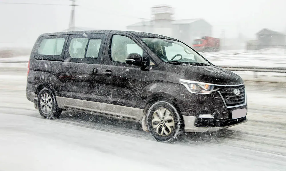 Hyundai H-1 — вид спереди, фото 5