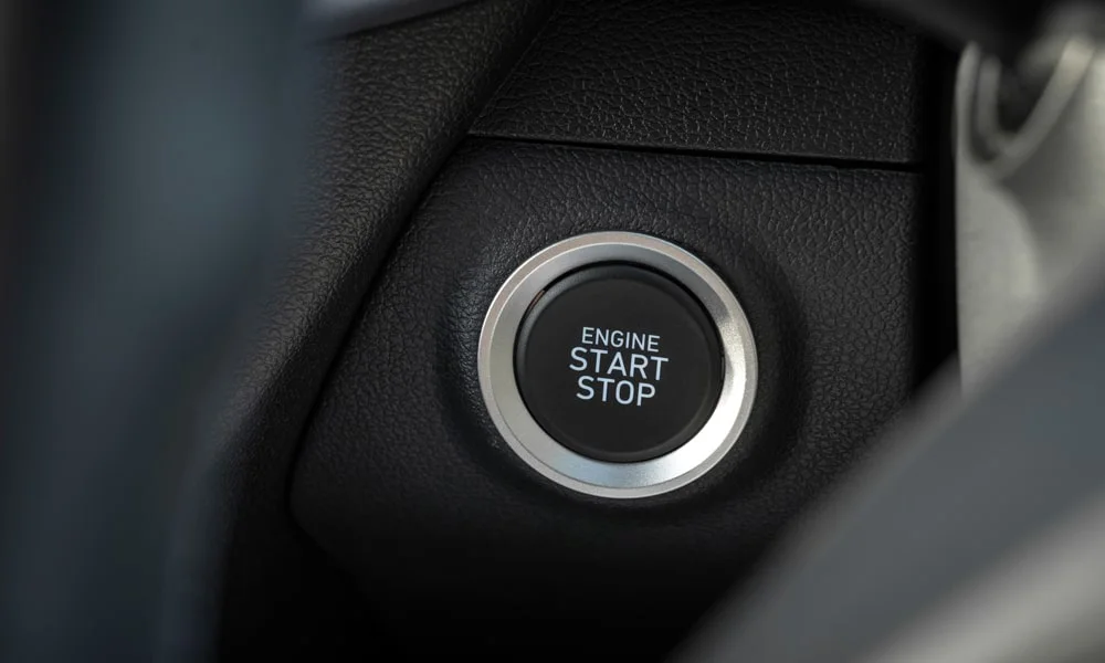 Фото Hyundai i10 — кнопки управления. Блок клавиш управления крупным планом Hyundai i10 — кнопки управления
