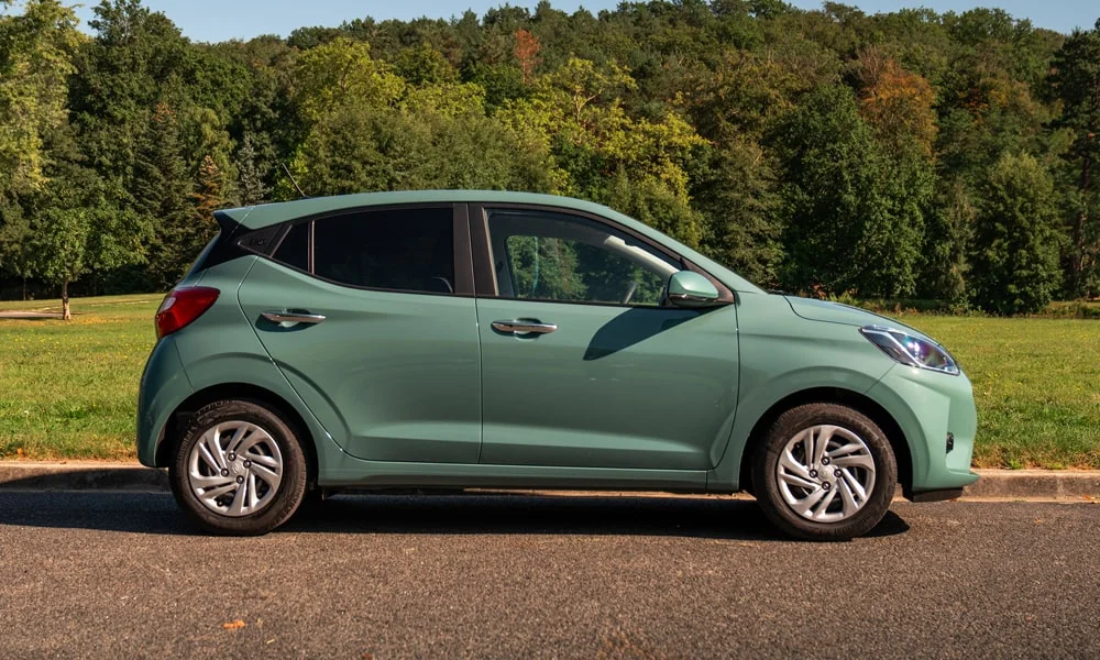 Hyundai i10 — вид сбоку, фото 2