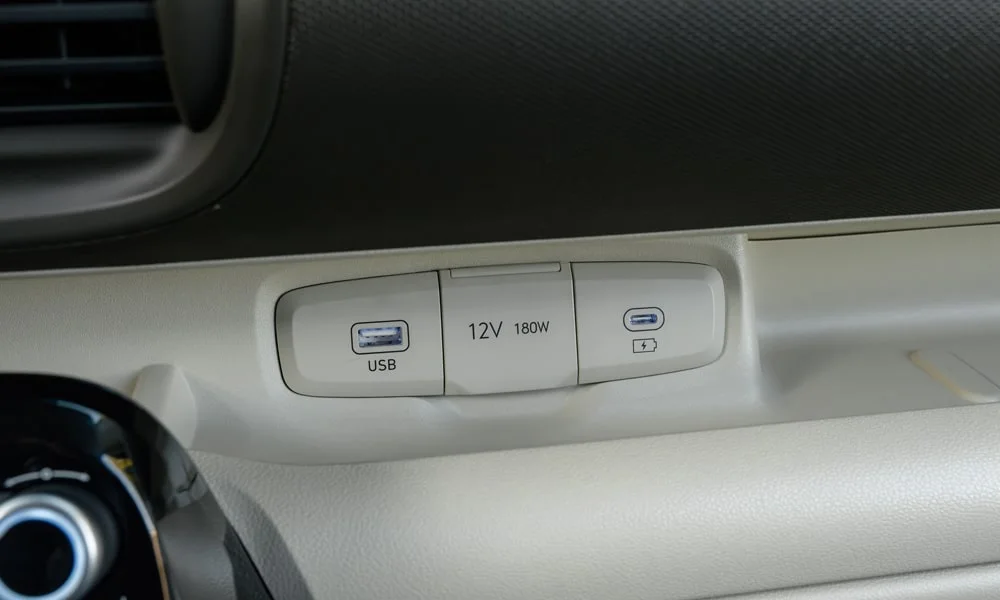 Фото Hyundai Inster — кнопки управления, фото 2. Блок клавиш управления крупным планом Hyundai Inster — кнопки управления, фото 2
