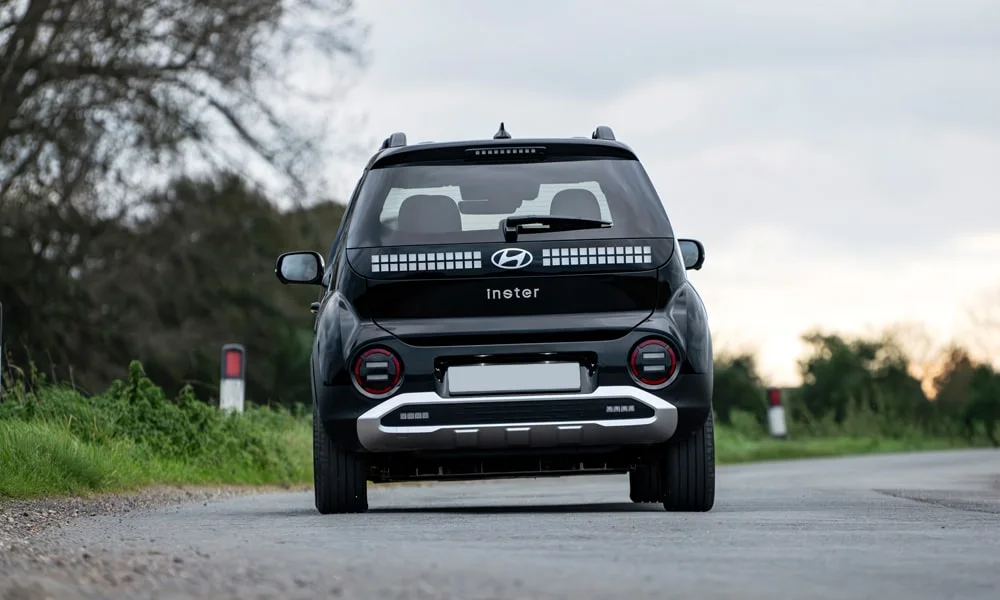 Hyundai Inster — вид сзади, фото 3