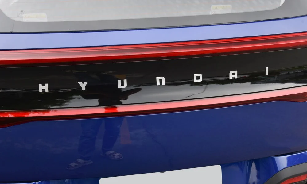 Фото Hyundai ix35 — экстерьер. Фрагмент кузова: фактура и исполнение детали. Мелкие элементы экстерьера дополняют общий стиль модели Hyundai ix35 — экстерьер